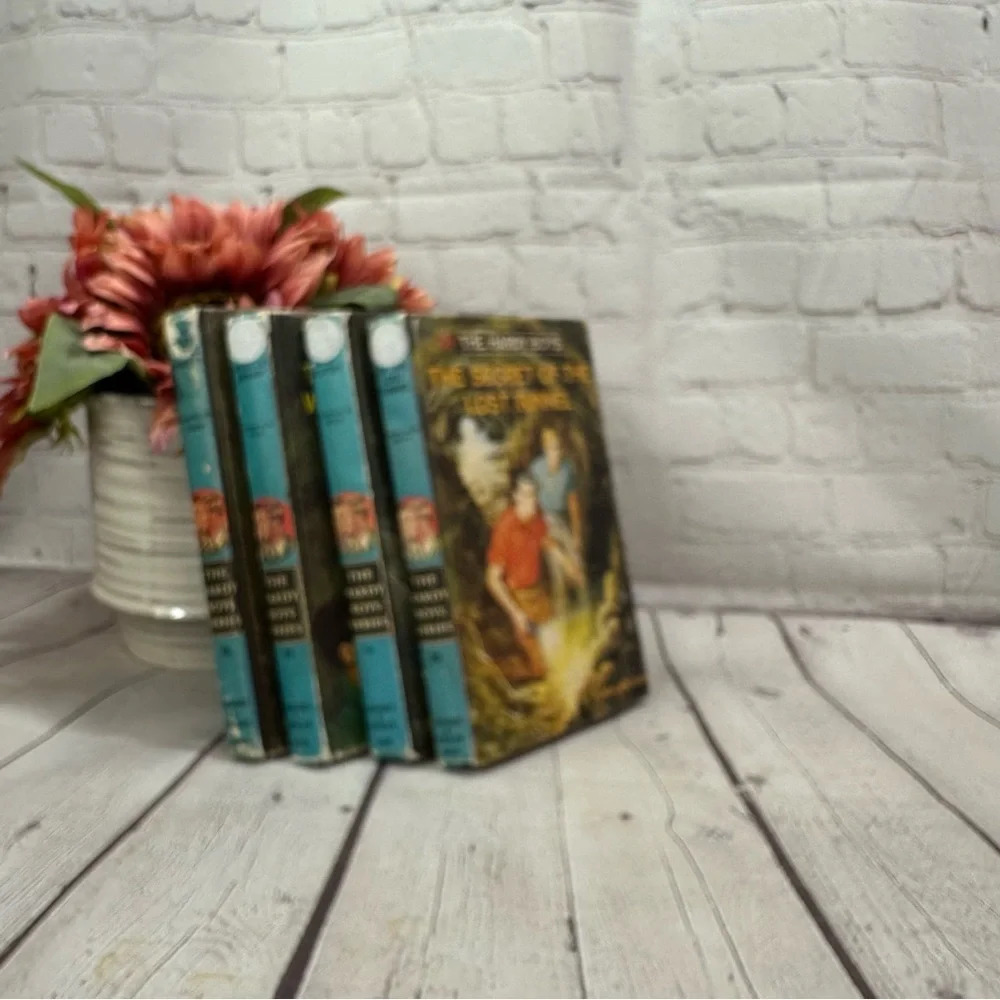 vintage the hardey boys series books vol  29, 30, 31, 33, - Picture 2 of 9